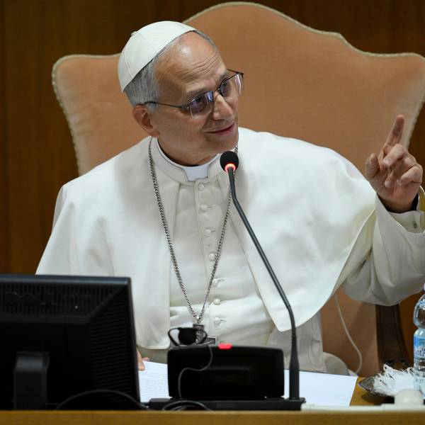 Papst Leo XIV. trifft am 10. Mai das Kardinalskollegium in der Neuen Synodenhalle im Vatikan.