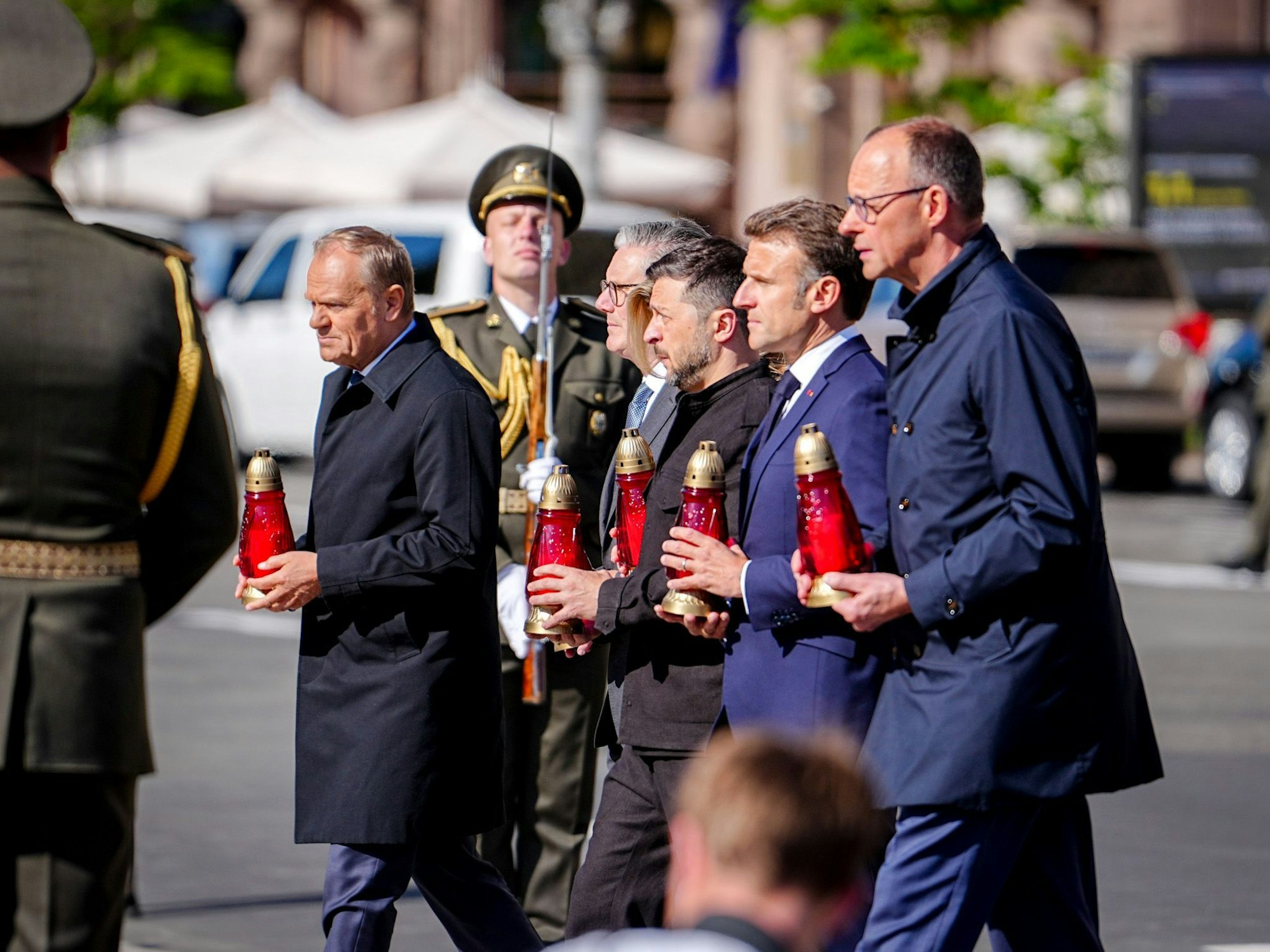 Bei ihrem Besuch in Kiew gedachten die Staats- und Regierungschefs auch der Opfer des russischen Angriffskriegs.