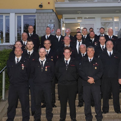 Gruppenfoto der Engelskirchener Feuerwehrleute.
