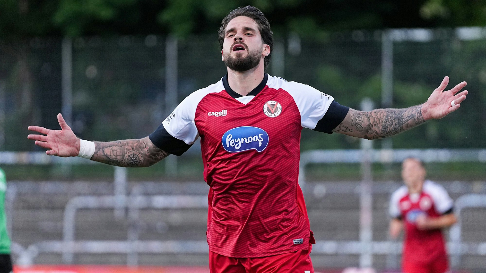 11.05.2025, xydrx, Fußball, Viktoria Köln - Hannover 96 II , 3.Liga, Sportpark Höhenberg, Saison 2024 2025: Torjubel nach dem Tor zum 1:0 für Viktoria Köln durch Torschütze Lex-Tyger Lobinger Viktoria Köln 9. DFB regulations prohibit any use of photographs as image sequences and or quasi-video. Nordrhein-Westfahlen Deutschland *** 11 05 2025, xydrx, Fußball, Viktoria Köln Hannover 96 II , 3 Liga, Sportpark Höhenberg, Saison 2024 2025 Torjubel nach dem Tor zum 1 0 für Viktoria Köln durch Torschütze Lex Tyger Lobinger Viktoria Köln 9 DFB regulations prohibit any use of photographs as image sequences and or quasi video Nordrhein Westfahlen Germany