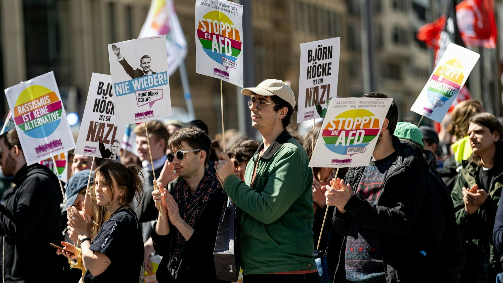 Ein Bündnis ruft zu zahlreichen Demonstrationen für ein AfD-Verbot in NRW auf.