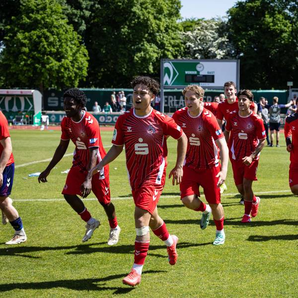 DFB U19 Nachwuchsliga Halbfinale: SV Werder Bremen vs. 1. FC Köln U19, Weserstadion Platz 11 Jubel nach Sieg 1. FC Köln U19 DFB U19 Nachwuchsliga Halbfinale: SV Werder Bremen vs. 1. FC Köln U19, Weserstadion Platz 11 am 11.05.25 *** DFB U19 Junior League semi-final SV Werder Bremen vs. 1 FC Köln U19, Weserstadion Platz 11 Cheering after victory 1 FC Köln U19 DFB U19 Junior League semi-final SV Werder Bremen vs. 1 FC Köln U19, Weserstadion Platz 11 on 11 05 25 Copyright: xBEAUTIFULxSPORTS/MarioxM.xKobergx