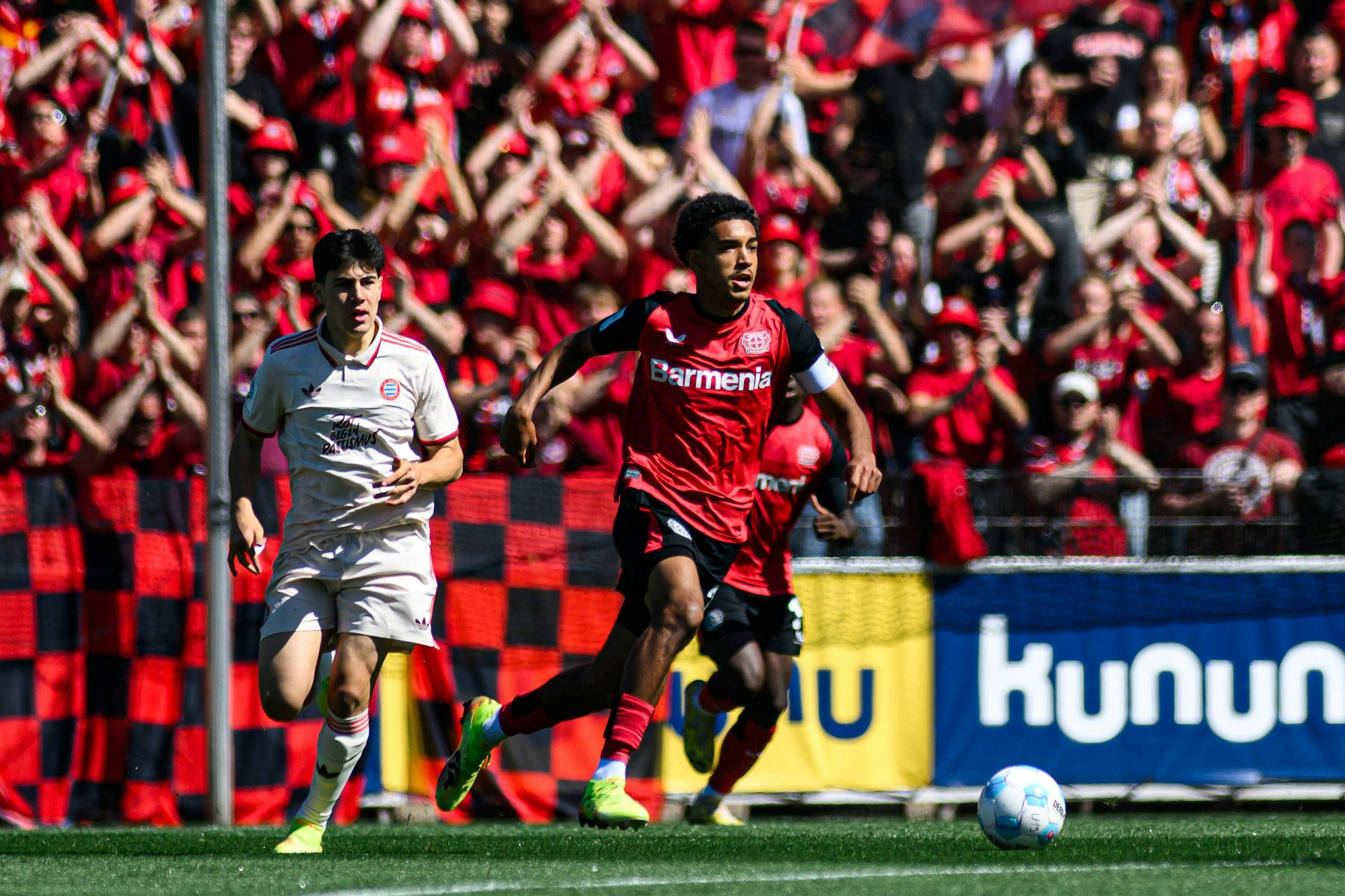 LEVERKUSEN, GERMANY - 10 MAY, 2025: Francis Onyeka - Semi-Final. The A-Junioren Bundesliga match Bayer 04 Leverkusen vs FC Bayern at Ulrich-Haberland-Stadion. PUBLICATIONxNOTxINxRUS Copyright: xx
