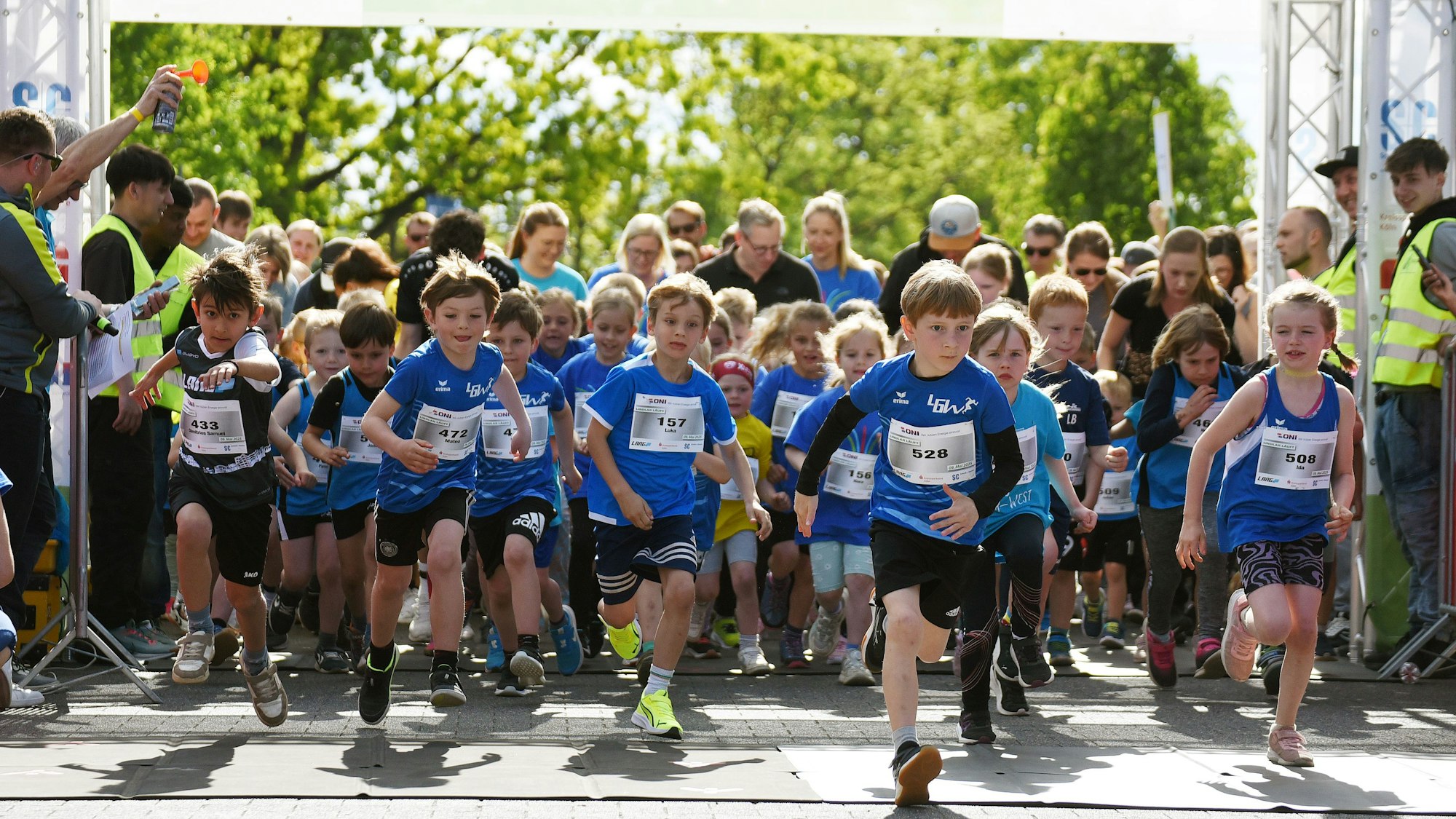 Start eines Bambini-Volkslaufes