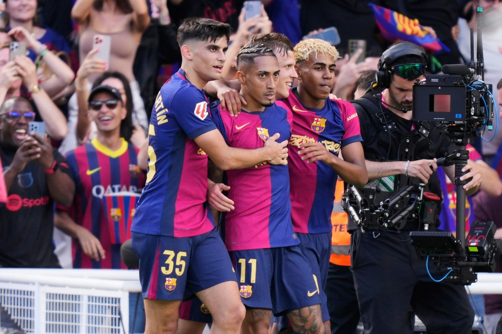 Dürfen wohl bald die Meisterschaft bejubeln: Die Spieler des FC Barcelona.
