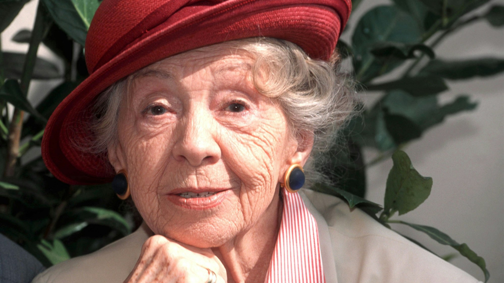 Inge Meysel ist tot- Sie starb im Alter von 94 Jahren
Copyright by Public Address, Hamburg, Bankverbindung: Hamburger Sparkasse BLZ: 20050550 Kto.-Nr.: 1282/122926.
Verwendung für Werbezwecke und Weitergabe an Dritte untersagt. Public Address kann keine Schadenersatzforderungen übernehmen, die aus der Veröffentlichung dieses Bildes entstehen könnten.