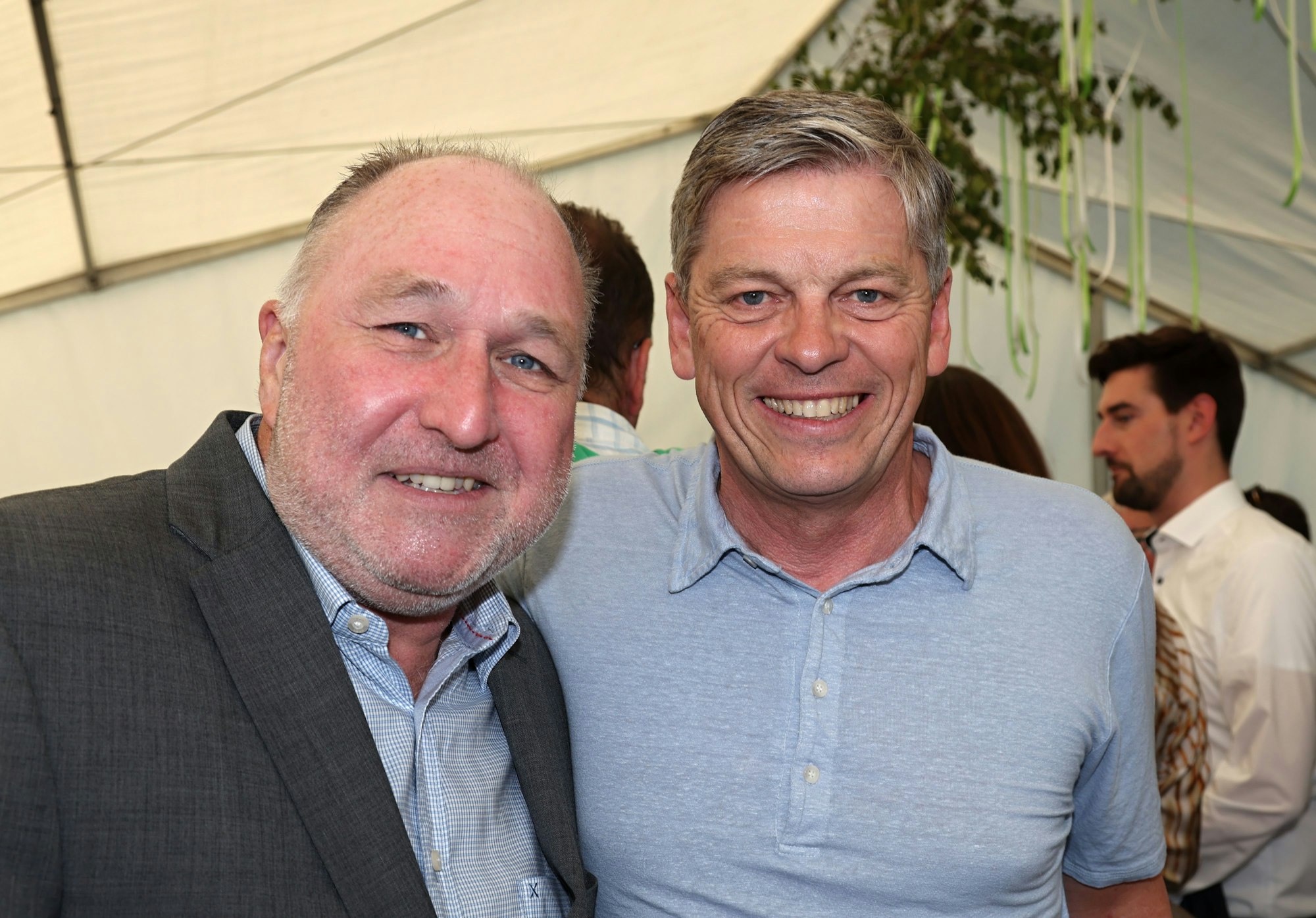 Ralf Schlegelmilch von der Willi-Ostermann-Gesellschaft und Zoo-Vorstand Christopher Landsberg