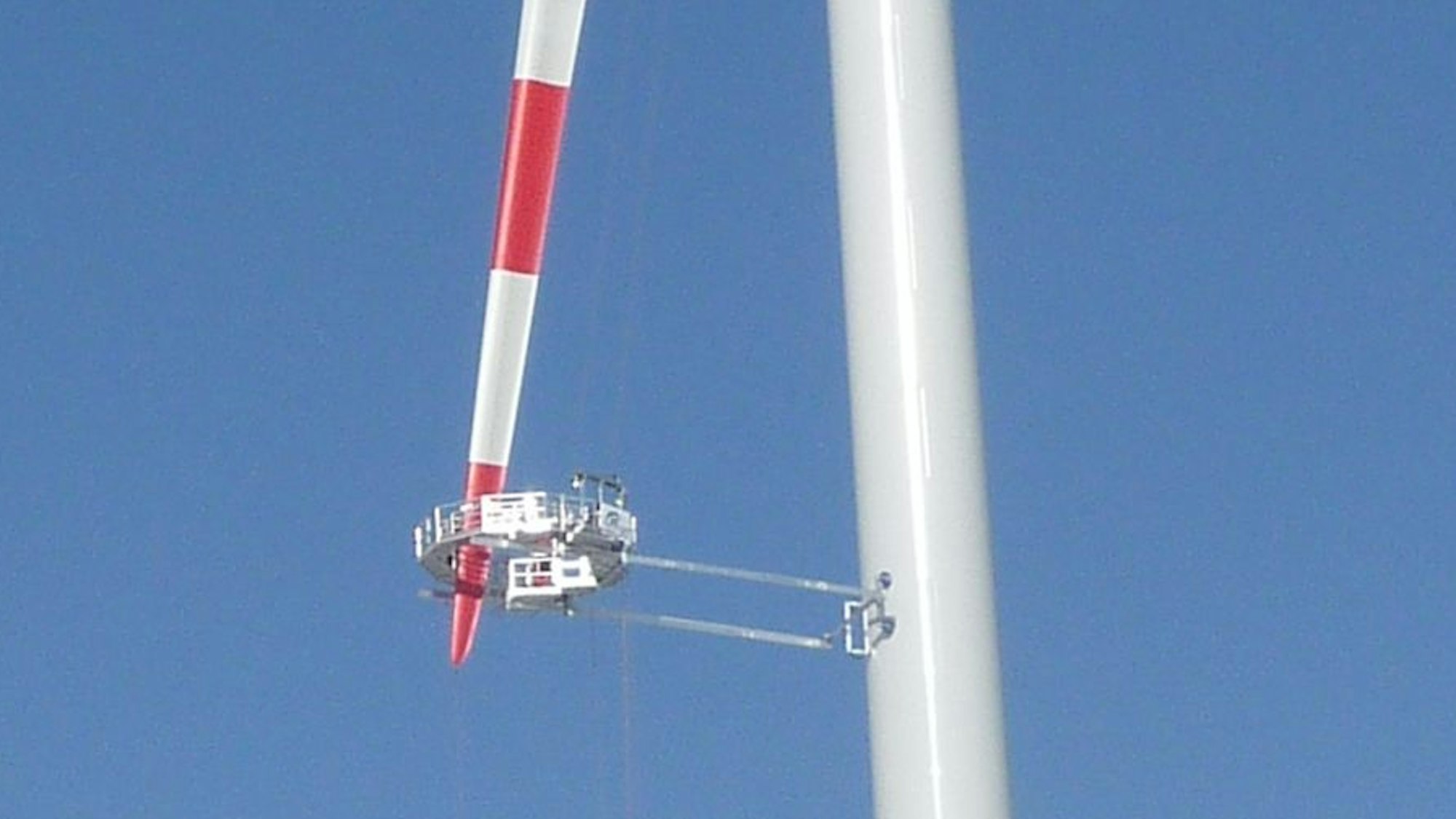 Befahranlage der Firma Käufer an einem Windrad.