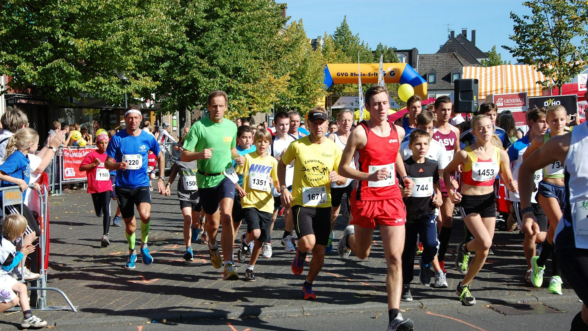 Ein Familienlauf mit mehreren Hundert Sportlern.