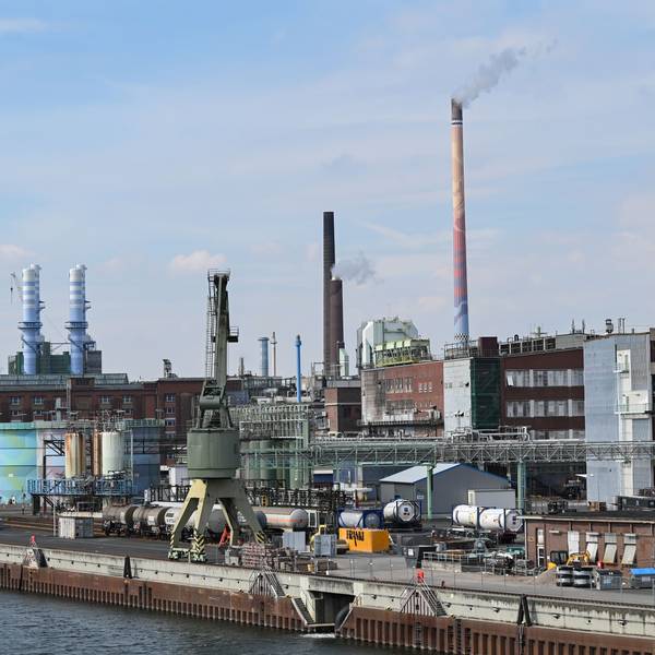 500 Mitarbeiterinnen und Mitarbeiter arbeiten für die Bayer AG in Frankfurt am Main.
