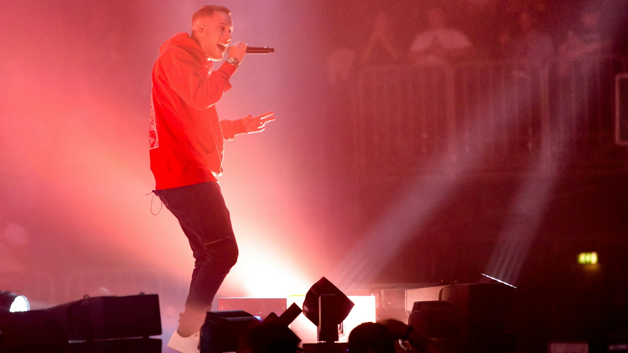 Das Bild zeigt Mo-Torres bei einem Auftritt in der Lanxess-Arena.