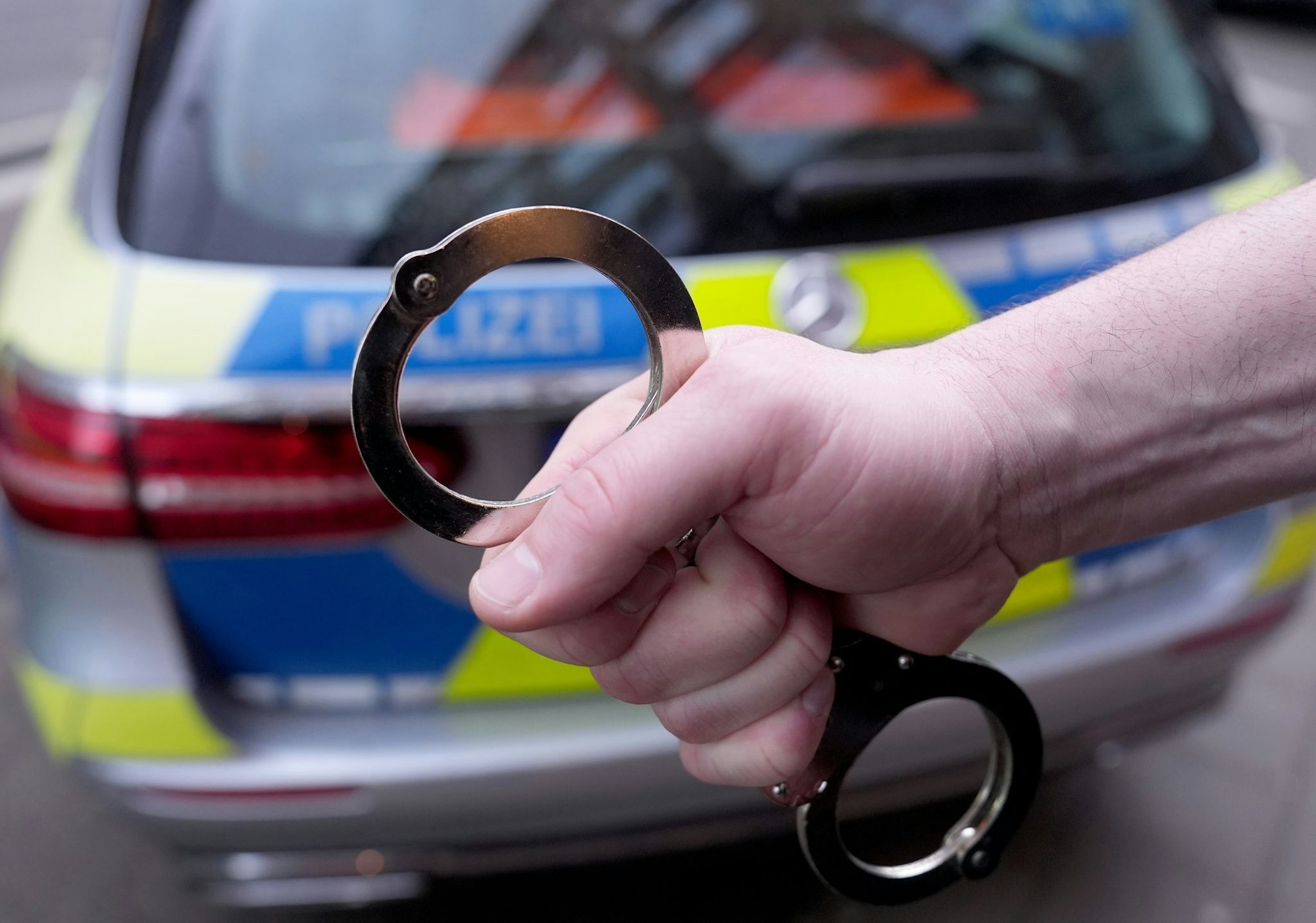 Die Polizei geht gegen zwei brutale jugendliche Intensivtäter vor. (Symbolbild)