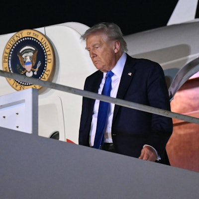 Donald Trump verlässt die Air Force 1.