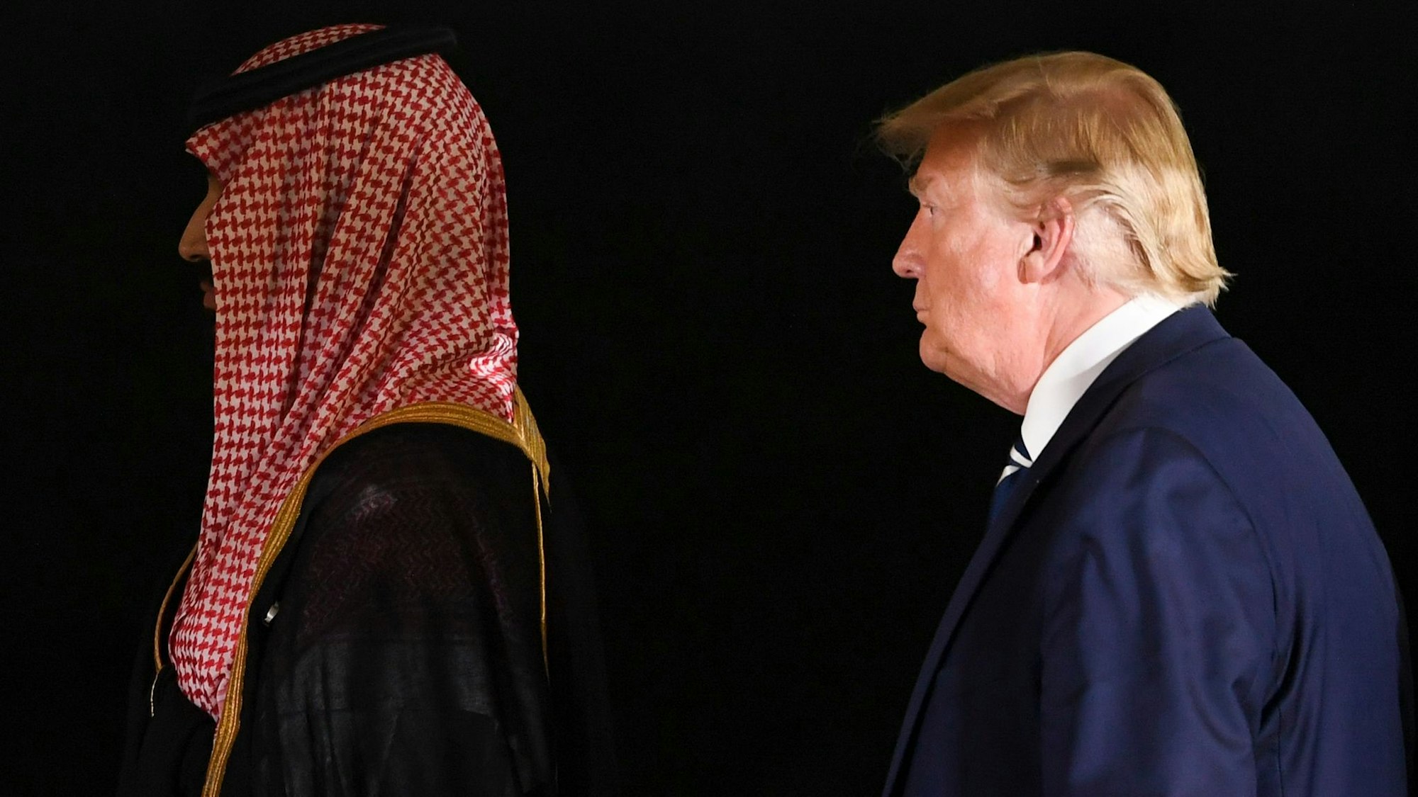 In Riad trifft Donald Trump auf einen mächtigen Mann, der zwar nur genau halb so alt ist wie er, mit dem ihn ansonsten aber einiges verbindet: Saudi-Arabiens Thronfolger Mohammed bin Salman. (Archivbild)