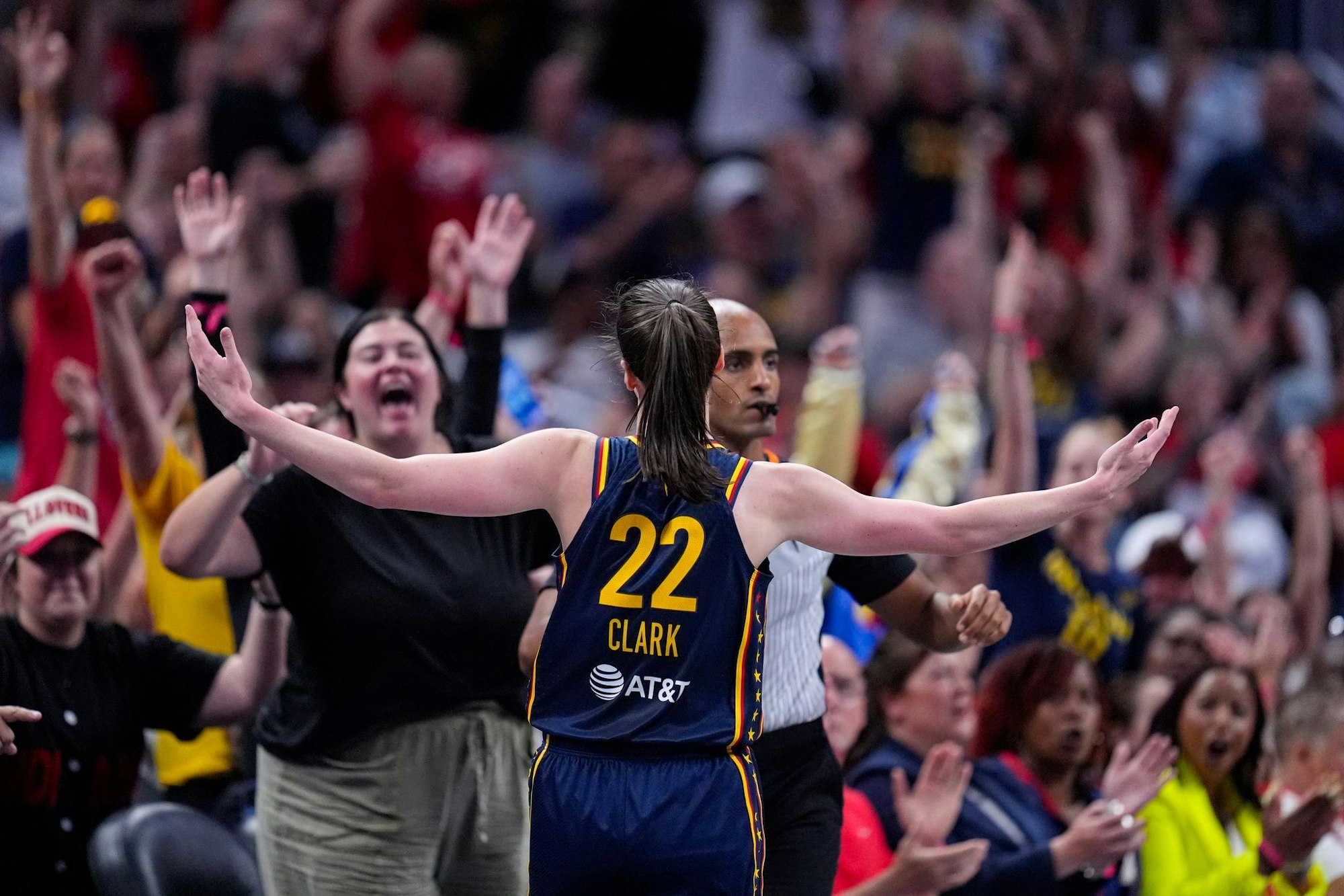 Wo Clark spielt, ist die Halle voll. Das lohnt sich auch finanziell für die WNBA.