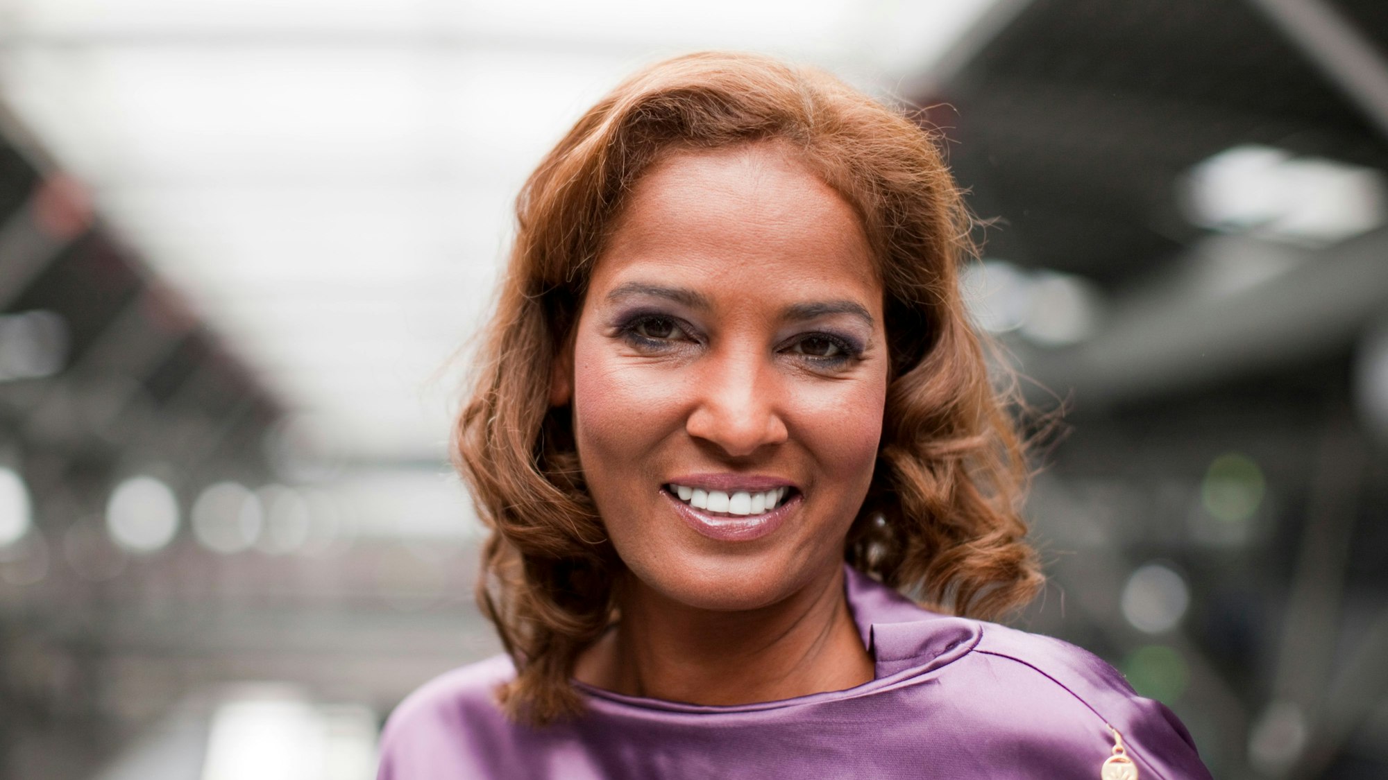 ARCHIV - 29.08.2011, Nordrhein-Westfalen, Köln: Die Sängerin und Moderatorin Nadja Abd el Farrag posiert im Coloneum vor ihrem Einzug in das «Big Brother»-Haus. Die ehemalige Moderatorin Nadja «Naddel» Abd el Farrag ist tot. Sie starb nach dpa-Informationen am 9. Mai im Alter von 60 Jahren in einer Klinik in Hamburg. Foto: Rolf Vennenbernd/dpa +++ dpa-Bildfunk +++