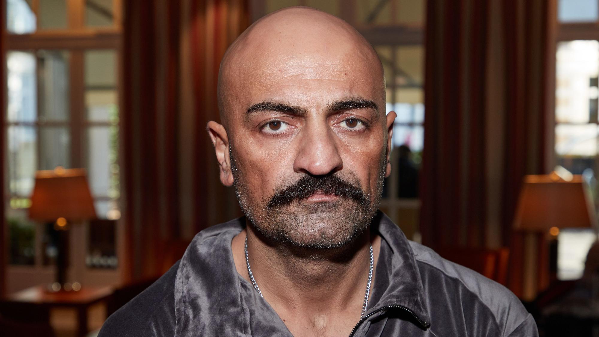 Das Bild zeigt den Rap-Mogul und Unternehmer Giwar Hajabi.