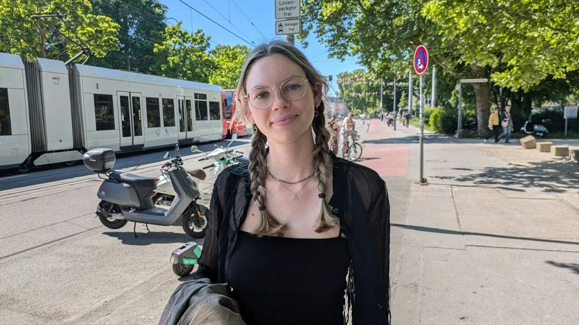 Laura Löhner erfreut sich an der Vielfalt rund um das Studentenviertel.