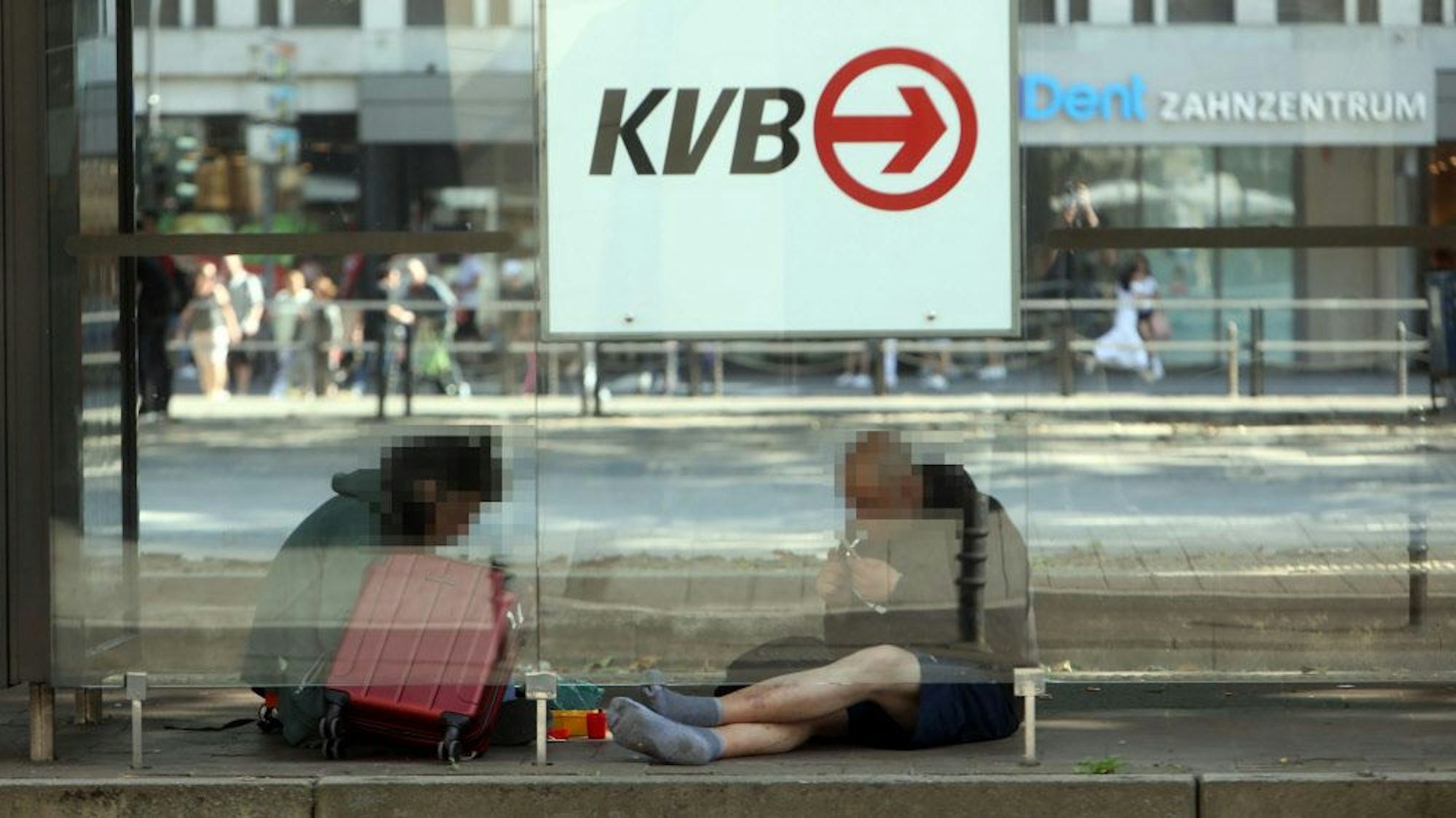 Kann das Zürcher Modell die Situation in den offenen Kölner Drogenszenen wie auf dem Neumarkt verbessern? (Symbolbild).