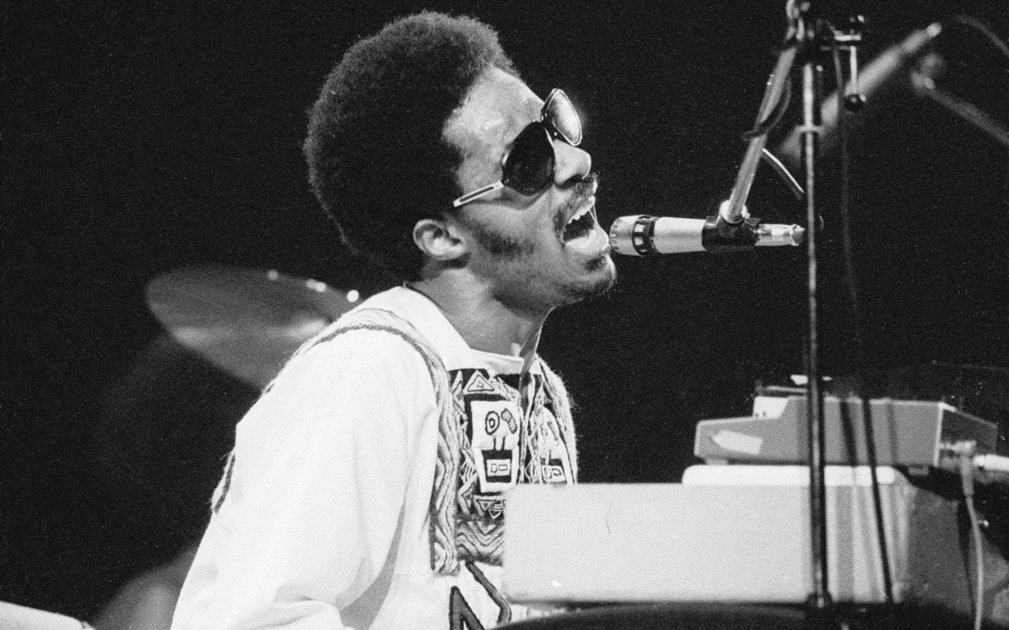 Seine große Zeit: In den 70-ern wurde Stevie Wonder zum international gefeierten Superstar. Im Bild: Wonder bei einem Auftritt im Londoner Rainbow Theatre, 1974. (Bild: Graham Wood/Evening Standard/Getty Images)