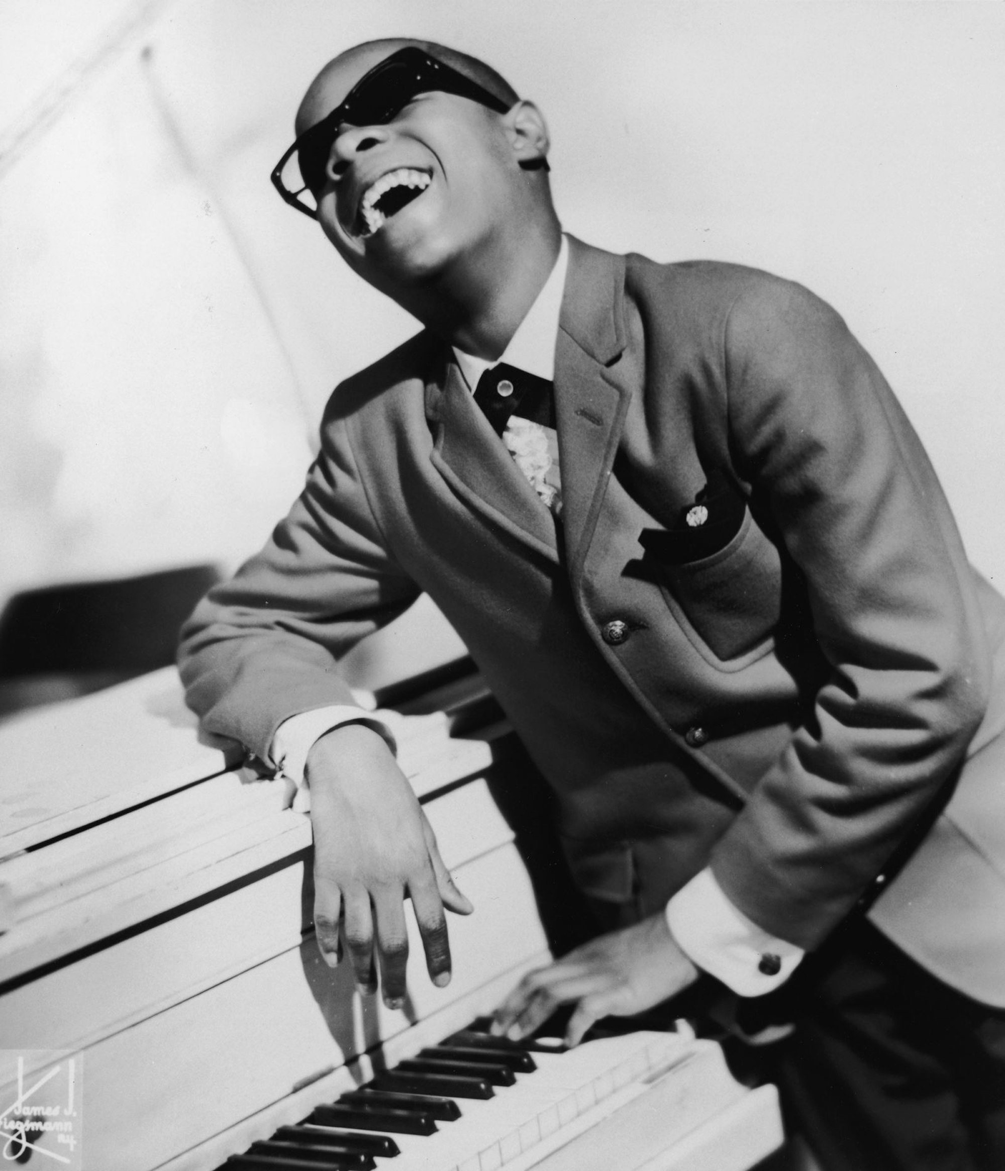 Stevie Wonder 1963 als 13-jähriger Jungstar. Seinen ersten großen Plattenvertrag unterschrieb er bereits zwei Jahre zuvor. (Bild: 2004 Getty Images/Hulton Archive)