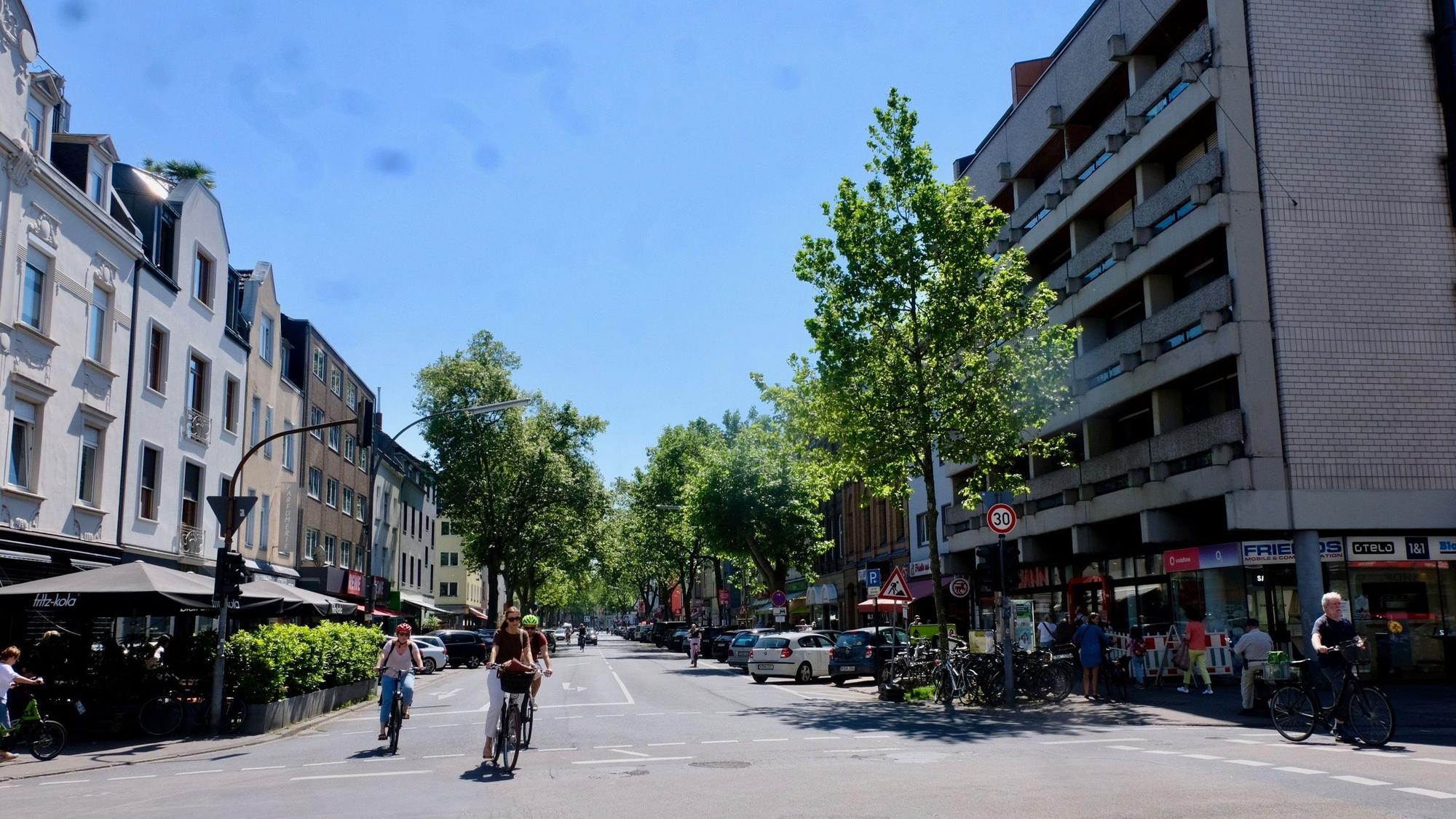 Die Sülzburgstraße in Sülz zwischen Berrenrather und Luxemburger Straße.