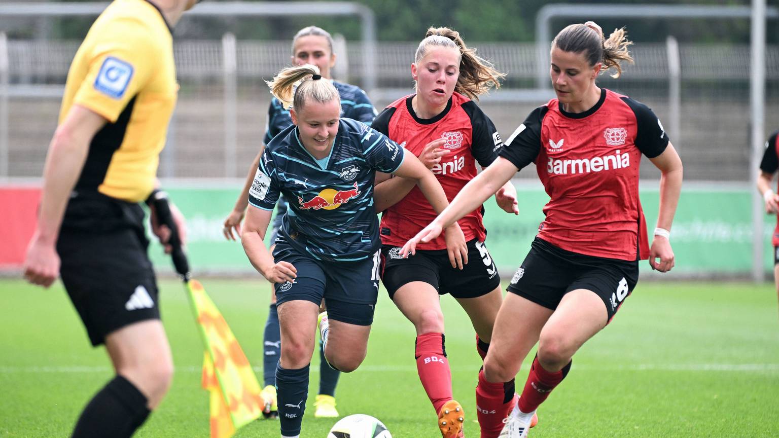 Leipzigs Vanessa Fudalla. Fussball 1. Frauen Bundesliga, 21. Spieltag: Bayer 04 Leverkusen - RB Leipzig 1:0. 3. Mai 2025: Leverkusen, Ulrich-Haberland-Stadion. Bayer 04 Leverkusen - RB Leipzig 1:0 *** Leipzigs Vanessa Fudalla Soccer 1 Womens Bundesliga, Matchday 21 Bayer 04 Leverkusen RB Leipzig 1 0 3 May 2025 Leverkusen, Ulrich Haberland Stadion Bayer 04 Leverkusen RB Leipzig 1 0