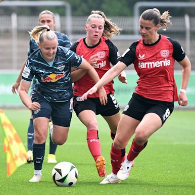 Leipzigs Vanessa Fudalla. Fussball 1. Frauen Bundesliga, 21. Spieltag: Bayer 04 Leverkusen - RB Leipzig 1:0. 3. Mai 2025: Leverkusen, Ulrich-Haberland-Stadion. Bayer 04 Leverkusen - RB Leipzig 1:0 *** Leipzigs Vanessa Fudalla Soccer 1 Womens Bundesliga, Matchday 21 Bayer 04 Leverkusen RB Leipzig 1 0 3 May 2025 Leverkusen, Ulrich Haberland Stadion Bayer 04 Leverkusen RB Leipzig 1 0