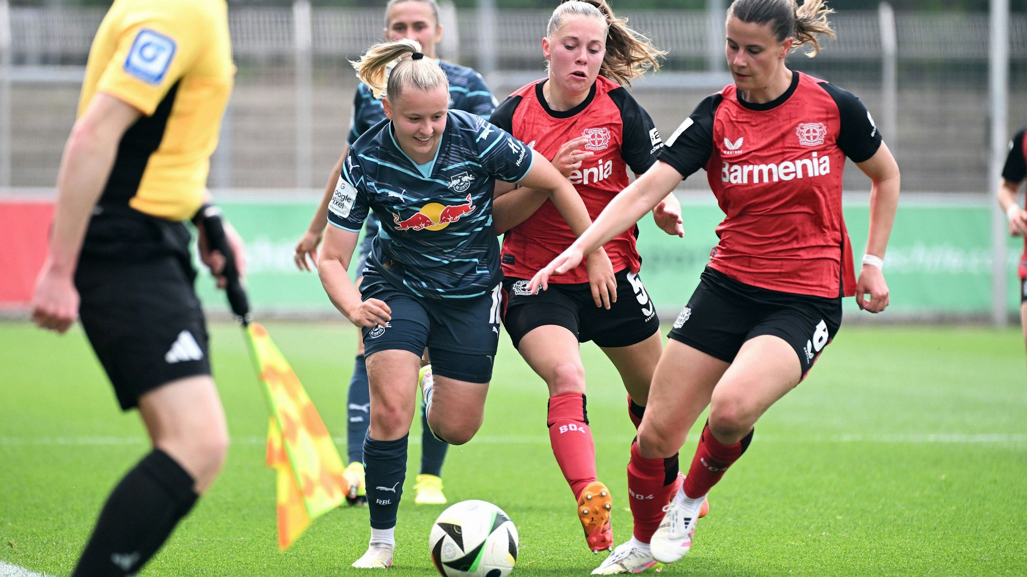 Leipzigs Vanessa Fudalla. Fussball 1. Frauen Bundesliga, 21. Spieltag: Bayer 04 Leverkusen - RB Leipzig 1:0. 3. Mai 2025: Leverkusen, Ulrich-Haberland-Stadion. Bayer 04 Leverkusen - RB Leipzig 1:0 *** Leipzigs Vanessa Fudalla Soccer 1 Womens Bundesliga, Matchday 21 Bayer 04 Leverkusen RB Leipzig 1 0 3 May 2025 Leverkusen, Ulrich Haberland Stadion Bayer 04 Leverkusen RB Leipzig 1 0