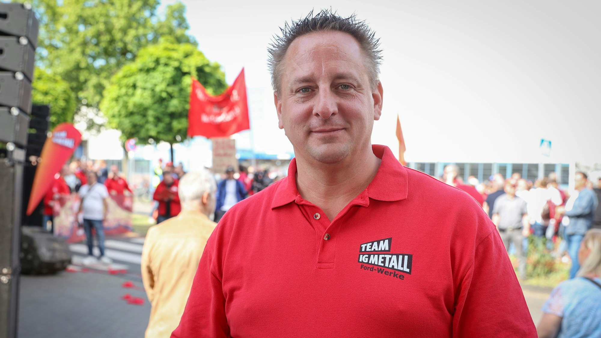 14.05.2025
Köln
Erster Streik (nach einer Urabstimmung) bei den Kölner Ford-Werken. Alle Schichten bis zum frühen Donnerstagmorgen werden bestreikt. Um 9 Uhr ist eine Infoveranstaltung der IG Metall am Tor 3 der Ford-Werke geplant. Bislang gab es bei Ford nur sogenannte Warnstreiks.
Benjamin Gruschka, Ford-Betriebsratschef
Foto: Martina Goyert