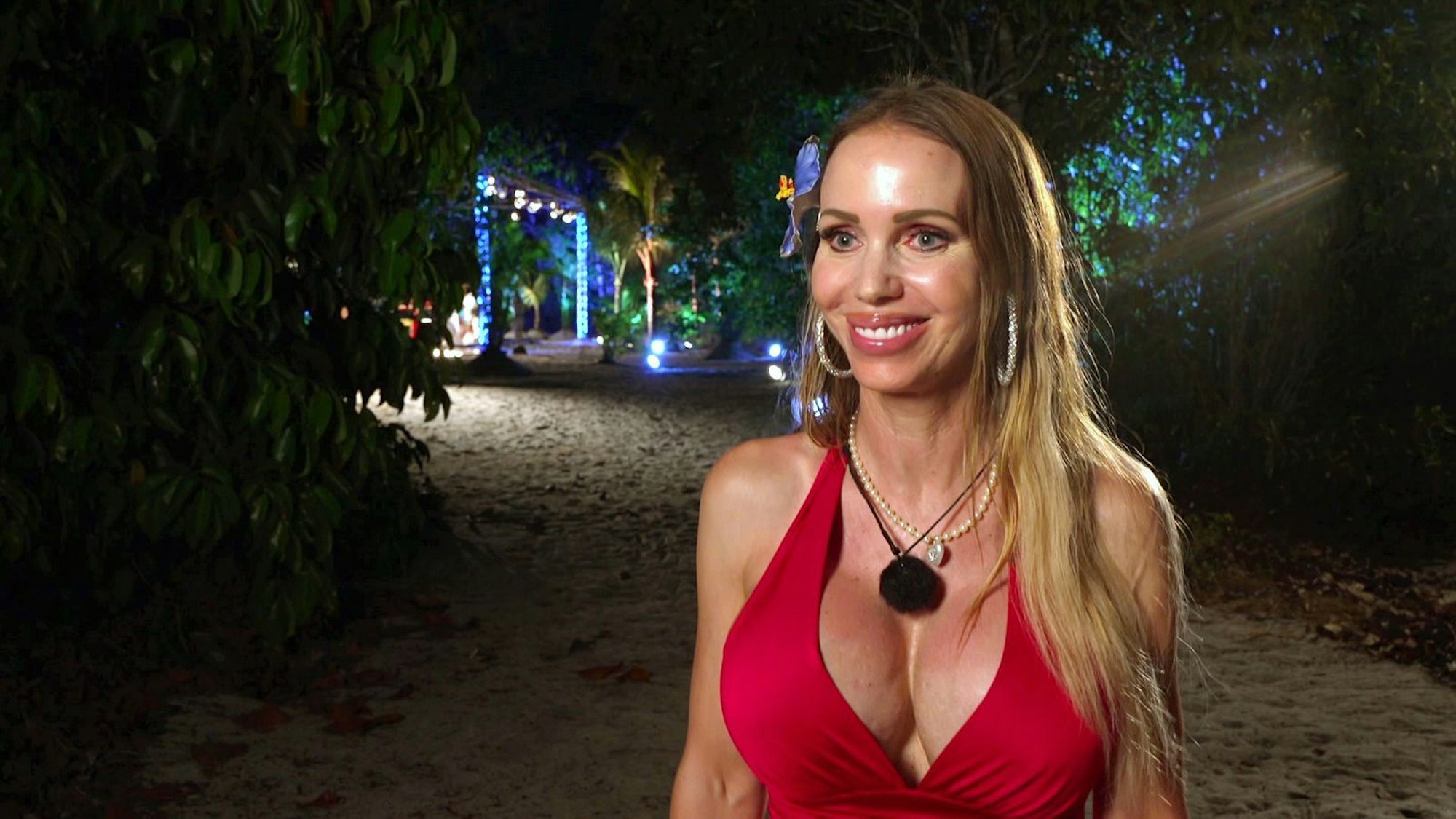 Aller schlechten Dinge sind zwei: Annina wurde von Anita und Can aus der Show gekegelt: „Du lieferst einfach nicht so viel.“ (Bild: RTLZWEI)