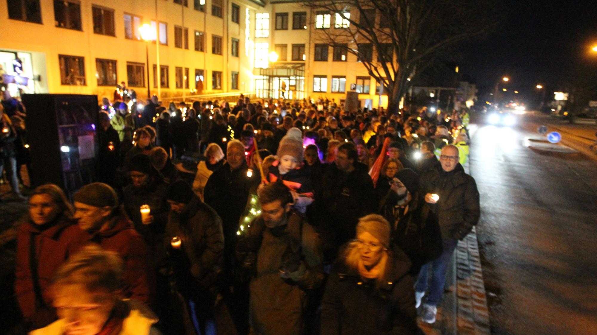Demo der Initiative "Neunkirchen-Seelscheid ist bunt"