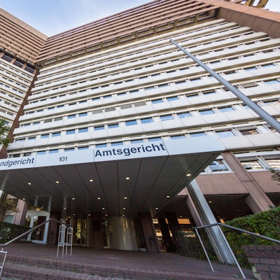 COLOGNE, GERMANY - OCTOBER 12: Der Haupteingang zum Justizzentrum Koeln mit Amtsgericht und Landgericht an der Luxemburger Strasse ist am Montag (12.10.2015) in Koeln zu sehen. (Photo by Matthias Heinekamp) K e y s: Gebaeude, Fassade, Gericht, Aussenansicht, Justiz, Bauwerk, Eingang, Uebersicht - Gerichtsgebaeude, Justizgebaeude, Justizzentrum Köln pol-we-Gericht