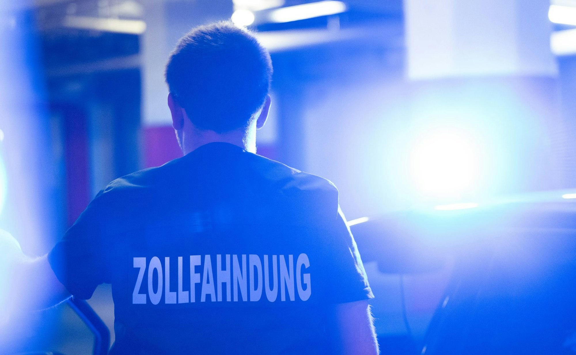 Die Zollfahndung Berlin hat am Morgen zahlreiche Wohnungen und andere Räume wegen des Schmuggelns von Shishatabak durchsucht. (Symbolfoto)