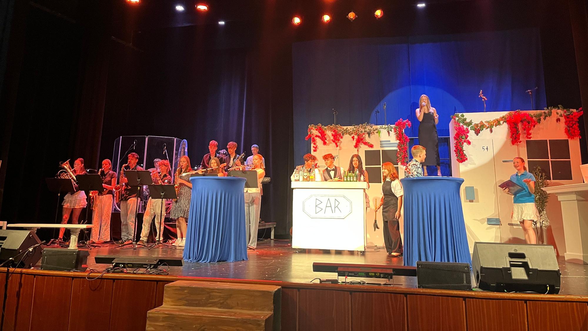 Der Kurs Musik und Darstellung führte Teile des neuen Musicals „The Club - you can dance, you can die“ vor.
