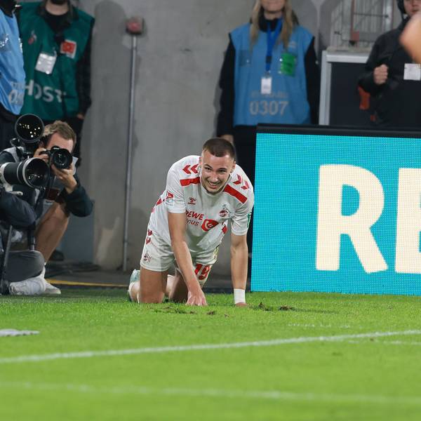 Jubel nach dem Tor zum 1:0 gegen Jahn Regensburg: FC-Stürmer Tim Lemperle wurde im Laufe der Saison zum wichtigen Torjäger im Rennen um den Wiederaufstieg. Der jüngste Eklat um den 21-Jährigen hilft dem Verein dagegen vorerst nicht weiter.
