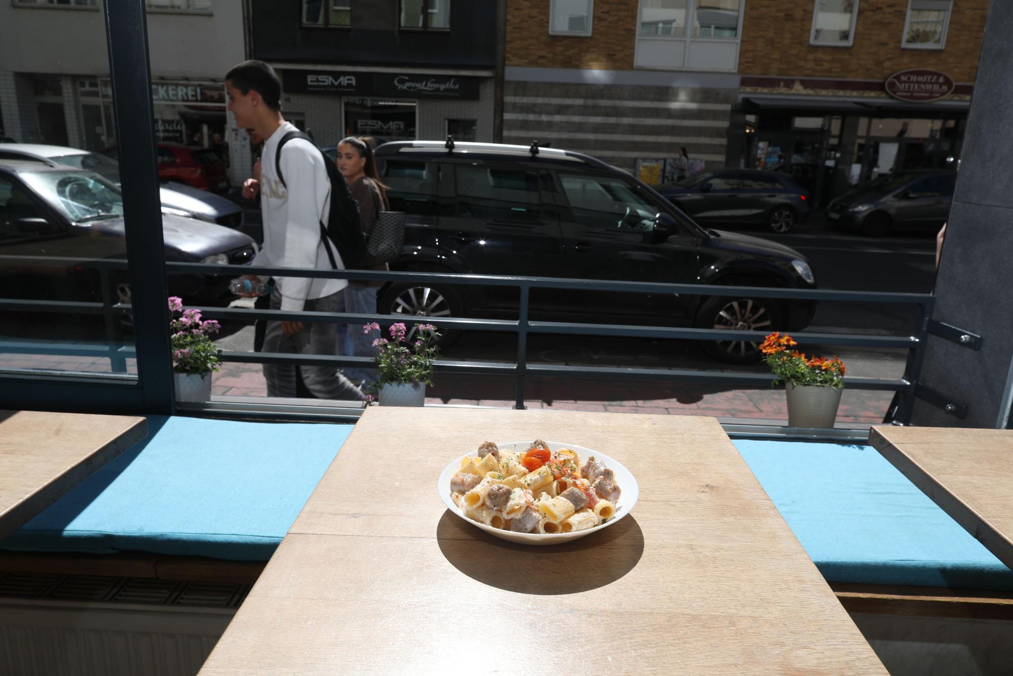 12.05.2025, Köln: Pasta mit Ricotta und Kirchtomaten im Restaurant „Il piacere“ an der Lindenstraße. Foto: Arton Krasniqi