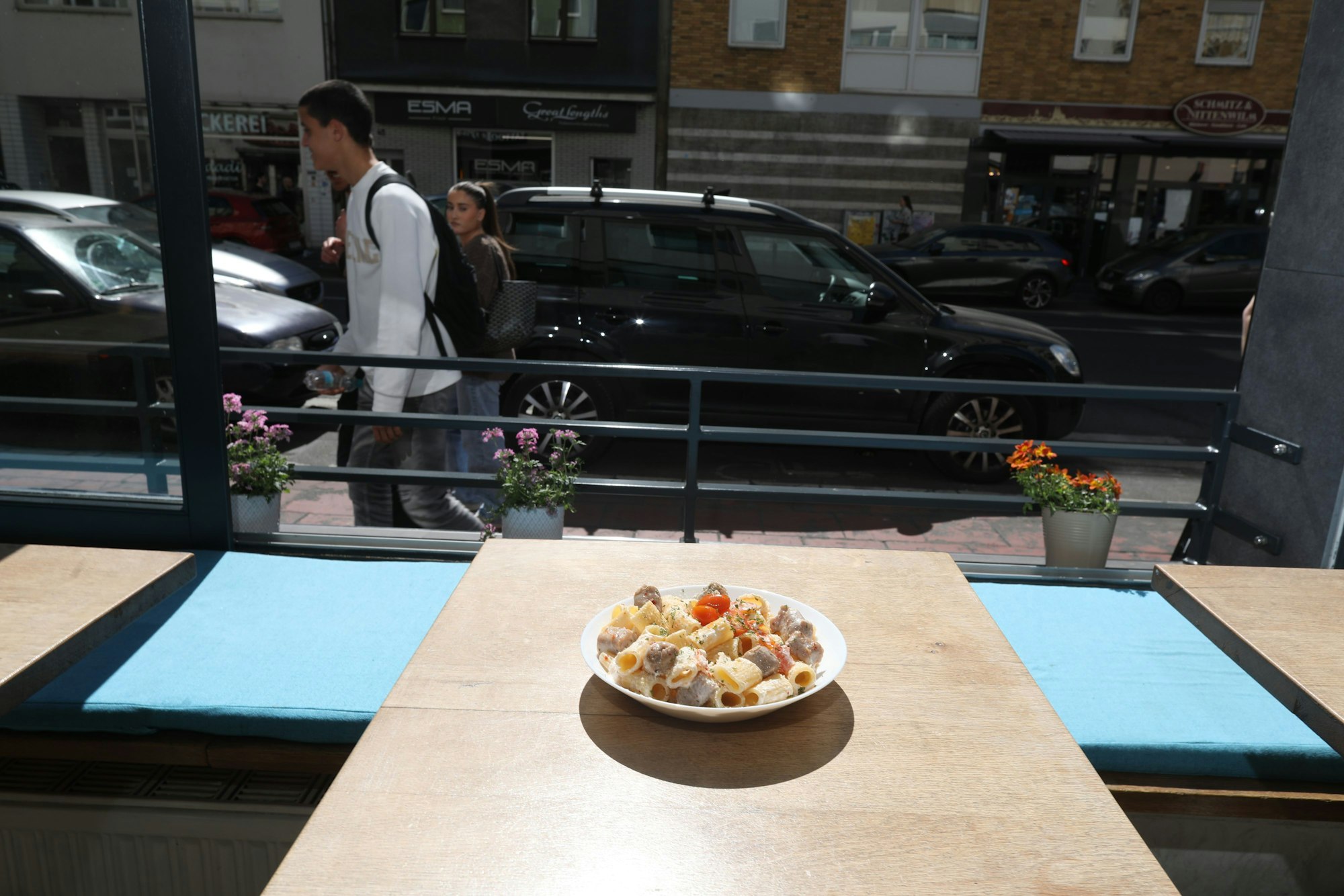 12.05.2025, Köln: Pasta mit Ricotta und Kirchtomaten im Restaurant „Il piacere“ an der Lindenstraße. Foto: Arton Krasniqi