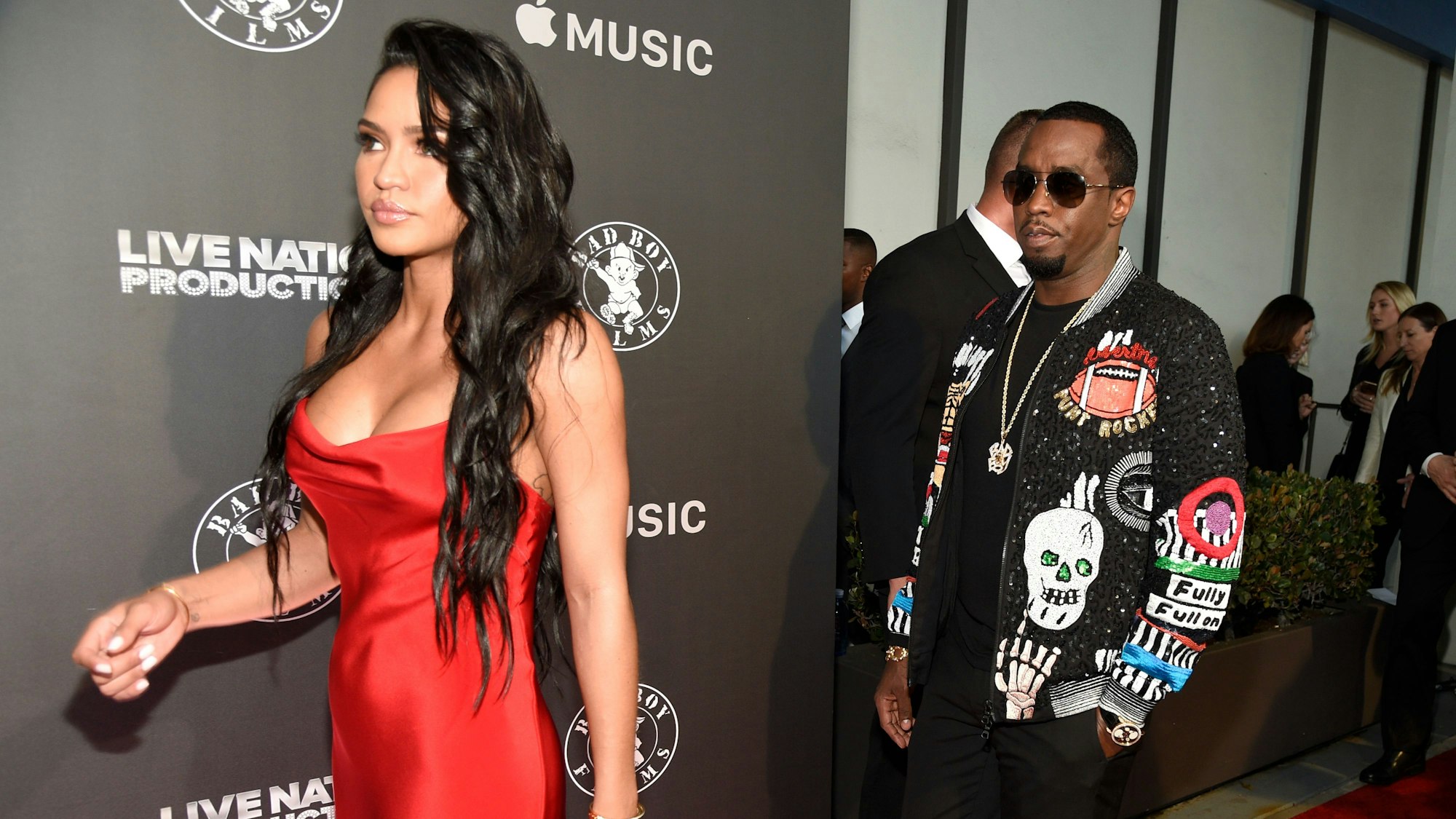 Cassie Ventura, links, und Sean "Diddy" Combs kommen zur Premiere von "Can't Stop, Won't Stop: A Bad Boy Story".