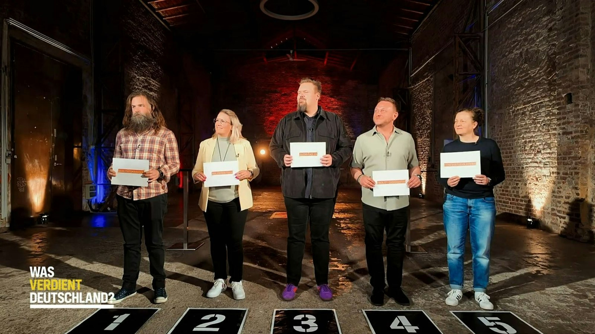 Beim Gehalts-Experiment treten Überraschungen zutage. (Bild: RTL)