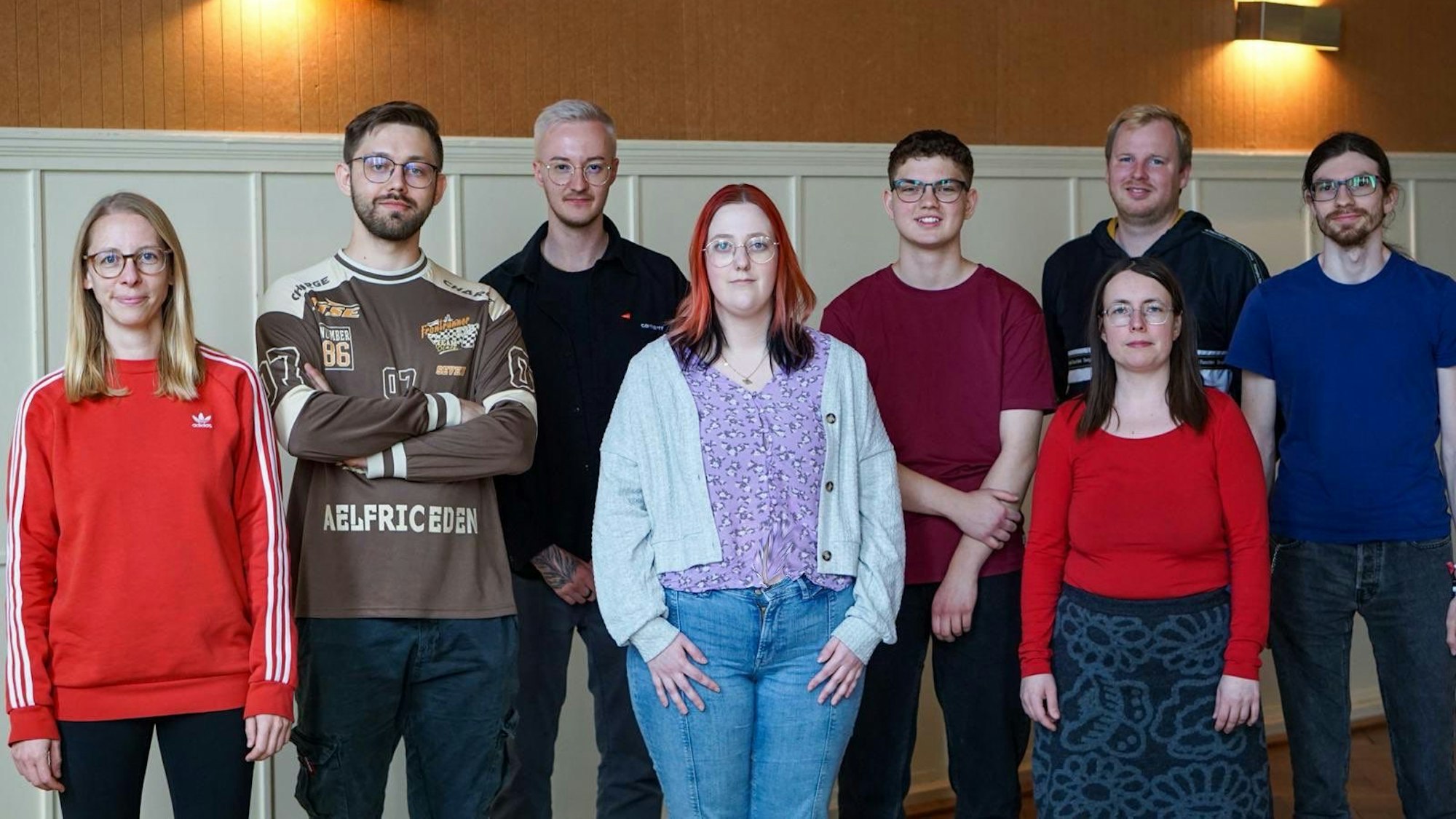 Der neue Vorstand der Linken hat sich zum Foto aufgestellt.