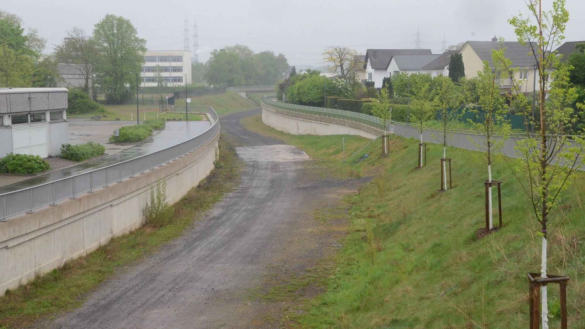 Die Abbindung der Eichendorffstraße und die Ausweisung von Umleitungsstrecken im Wohngebiet an der Grundschule besorgt Anwohnerin Barbara Stricker.