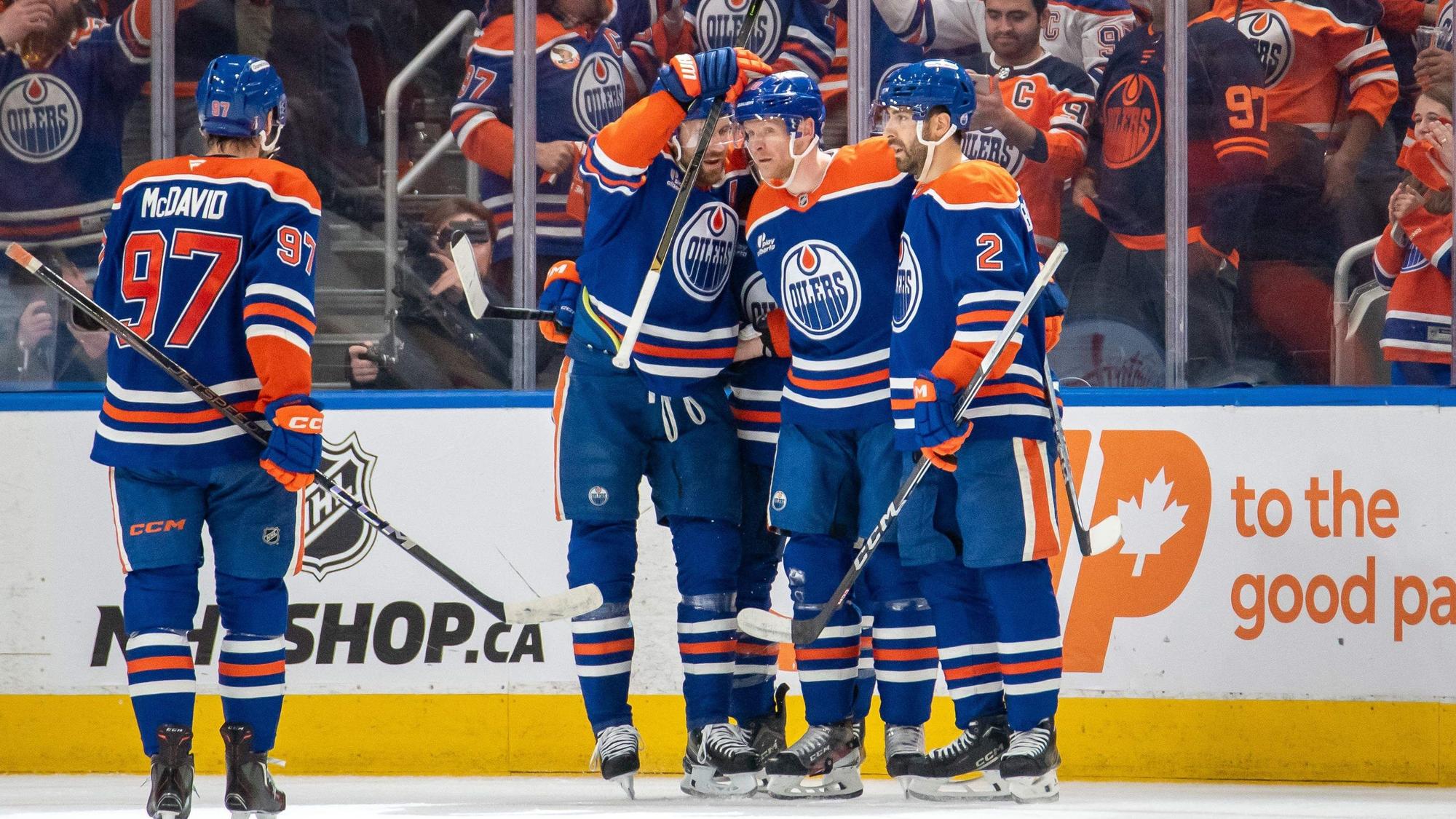 Die Edmonton Oilers um den Kölner Leon Draisaitl stehen im Halbfinale der NHL-Playoffs.