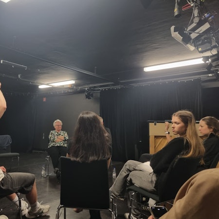 Annette Schavan diskutierte im Jungen Theater mit Schülerinnen und Schülern.