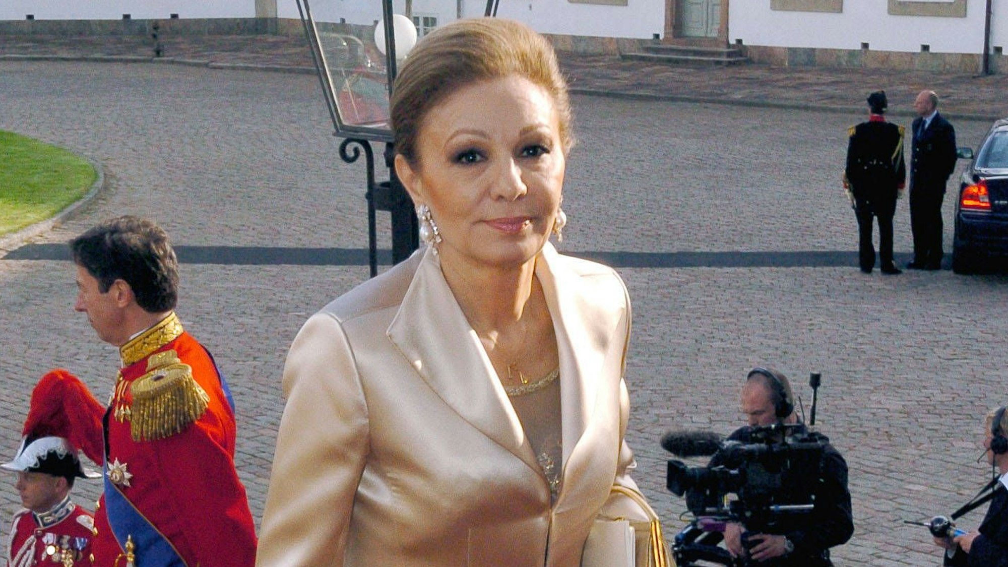 Farah Diba war stets ein gern gesehener Gast bei den Royals, wie hier bei der Hochzeit von Kronprinz Frederik und Mary Elizabeth Donaldson im Jahr 2004.