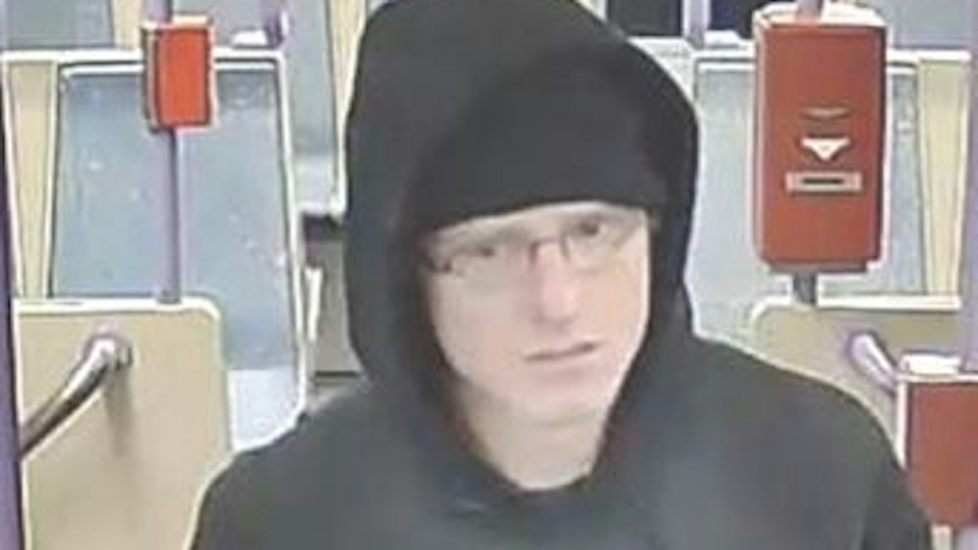Dieser Mann wird von der Kripo Köln gesucht. Er soll für mindestens einen sexuellen Übergriff verantwortlich sein.