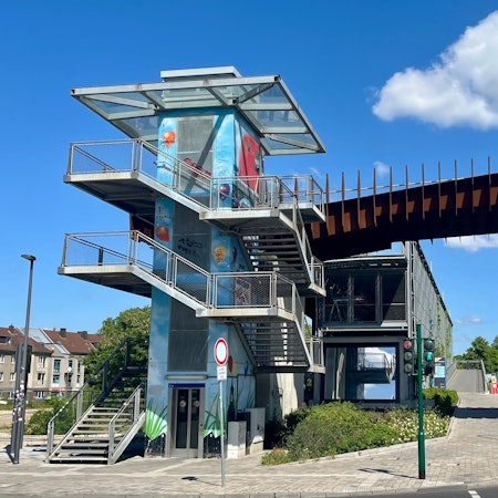 Das Radparkhaus am Opladener Bahnhof