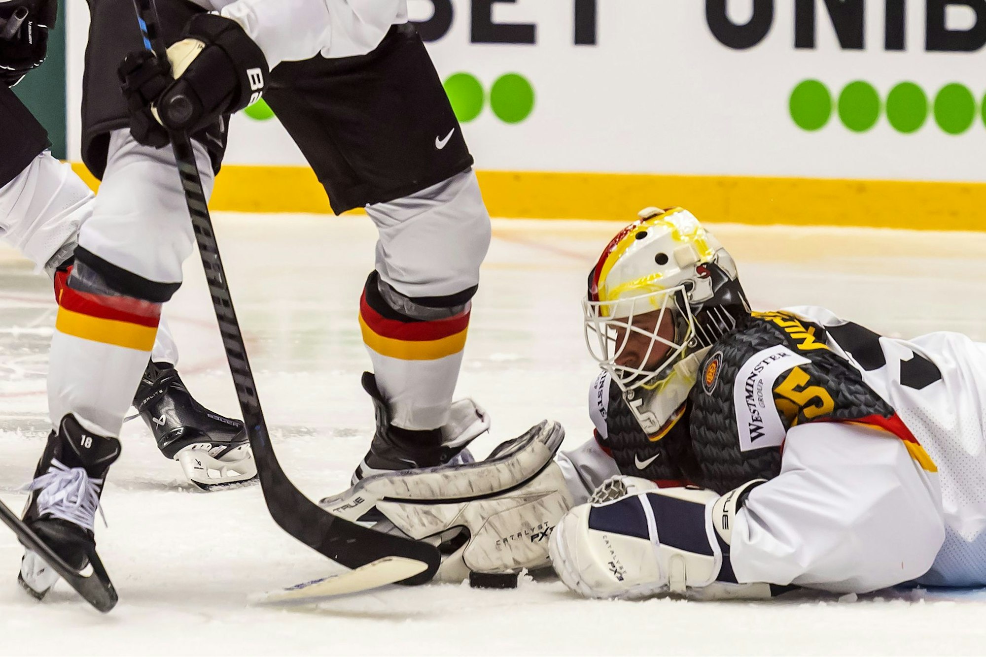 Die deutsche Eishockey-Nationalmannschaft will nach der Pleite gegen die Schweiz eine schnelle Reaktion zeigen.