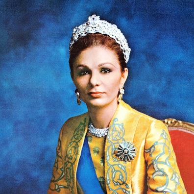 Farah Pahlavi Porträt.