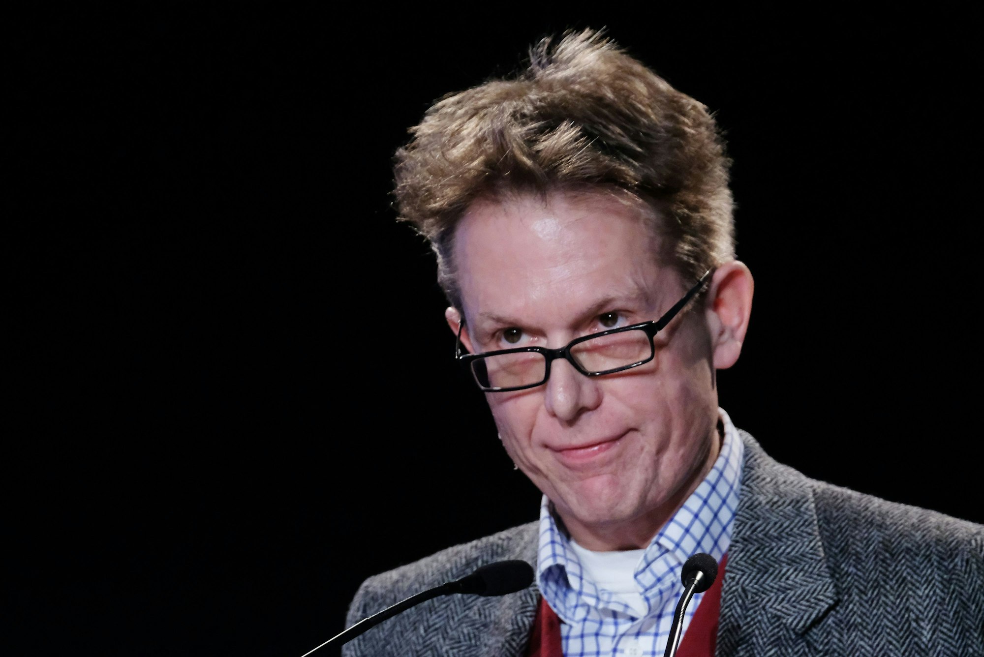 Der AfD-Europakandidat Gunnar Beck spricht beim Delegiertenparteitag der Alternative für Deutschland (AfD). Beck hat Kritik wegen des Führens eines Professorentitels als unberechtigt zurückgewiesen. +++ dpa-Bildfunk +++